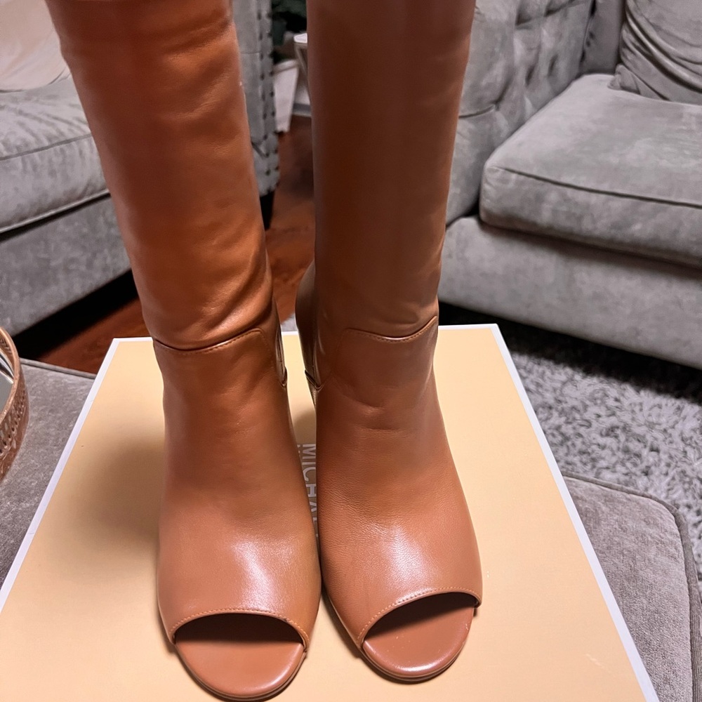 Elaine open toe bootie Acorn color size 7.5